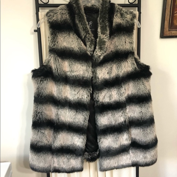 Rachel Zoe Faux Fur Horizontal Stripes XL Black - Picture 4 of 13